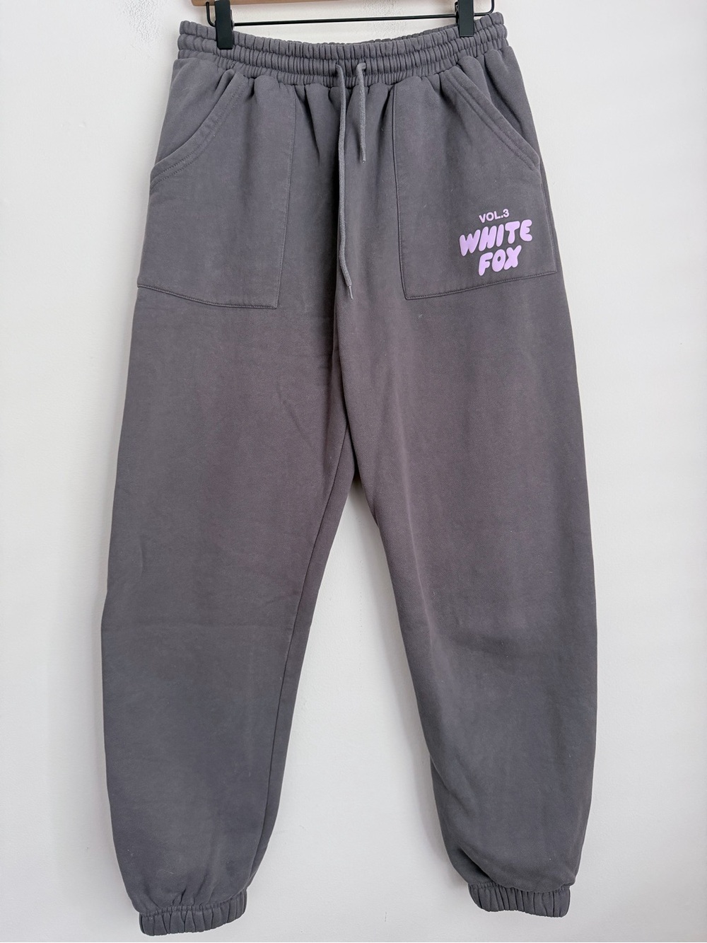 White Fox Vol3 Gray Fleece Sweatpants Women’s M Drawstring Pockets Tapered